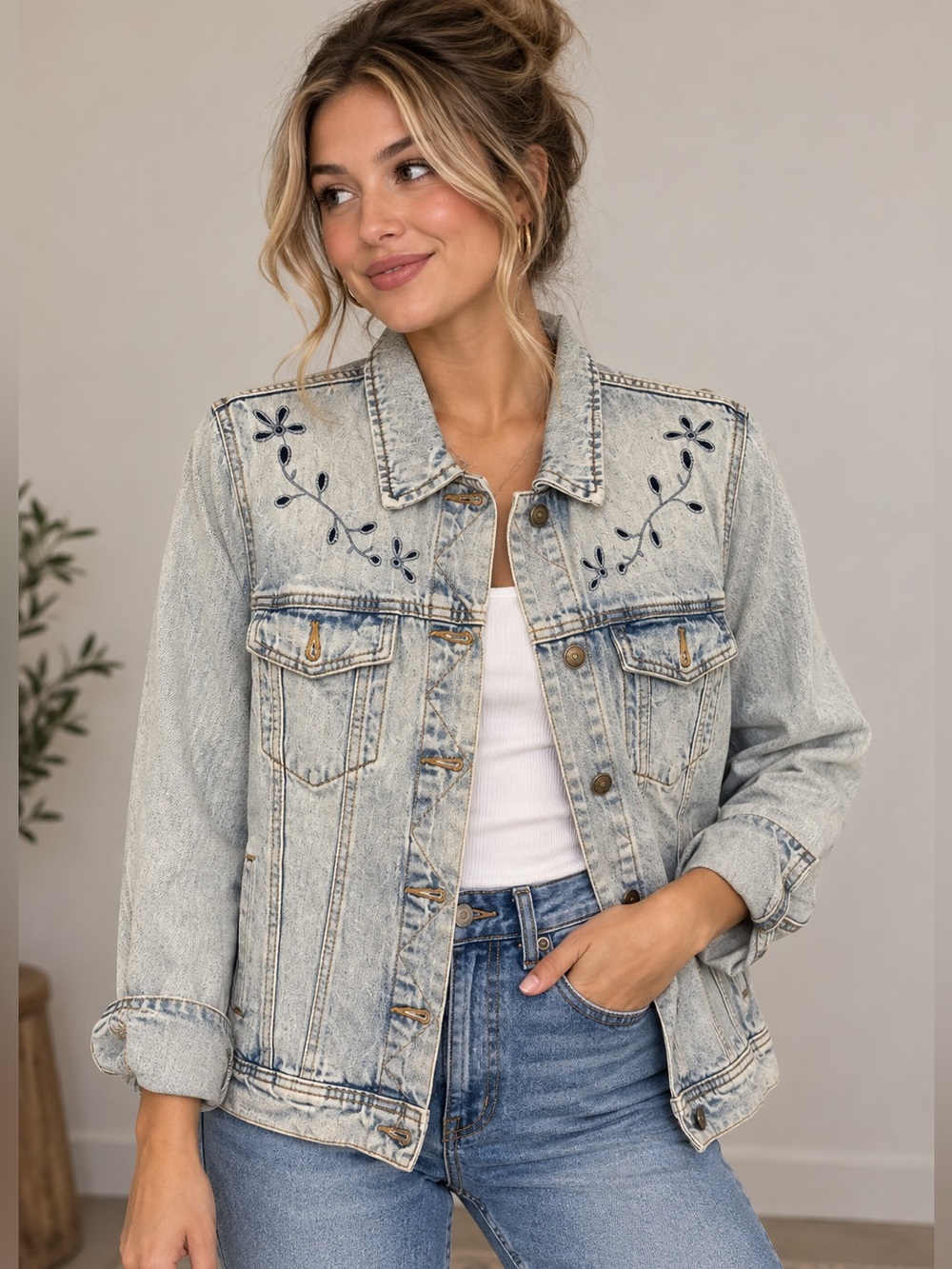 Old Navy Light Wash Embroidered Denim Jacket Size Medium